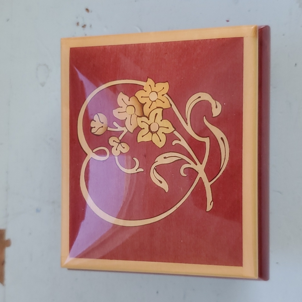 Music Box Ring Holder